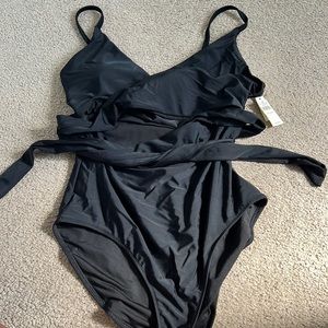 Aerie wrap one piece swim size Large Long.